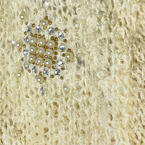 Cream and Blue Cropped Cardigan with Decorative Pattern - Picture 6 of 11